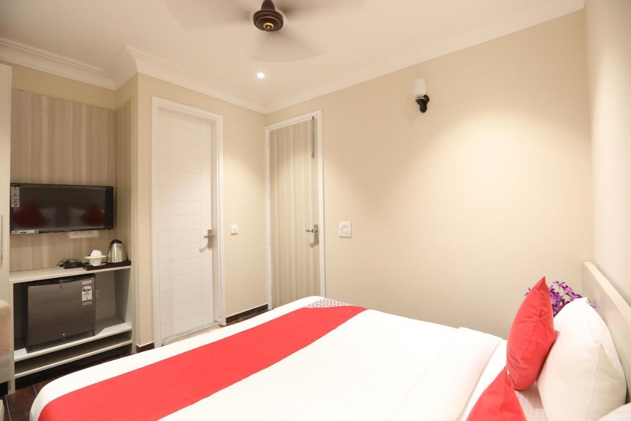 Oyo 43009 The Palm Green Hotel Indraprastha Exterior photo